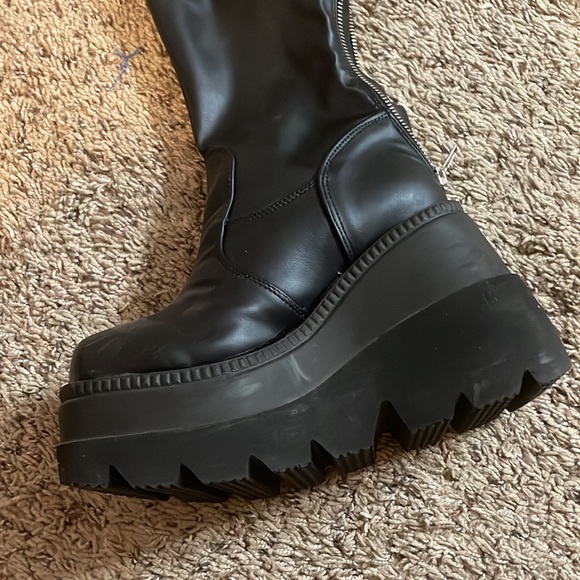 Demonia’s Shaker-65 - Picture 2 of 3